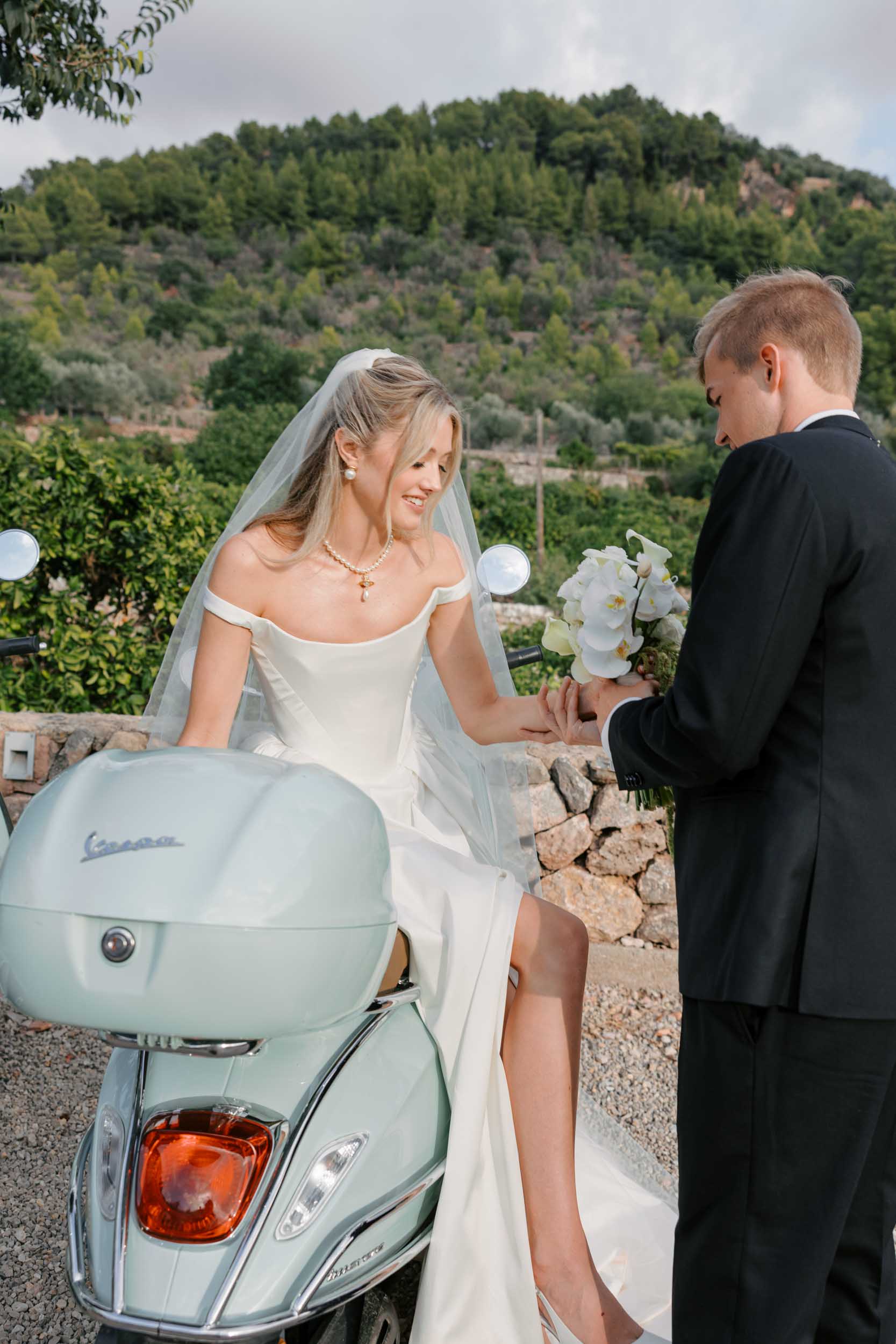 Simple yet stylish Ca S'hereu Wedding in Sóller, Mallorca
