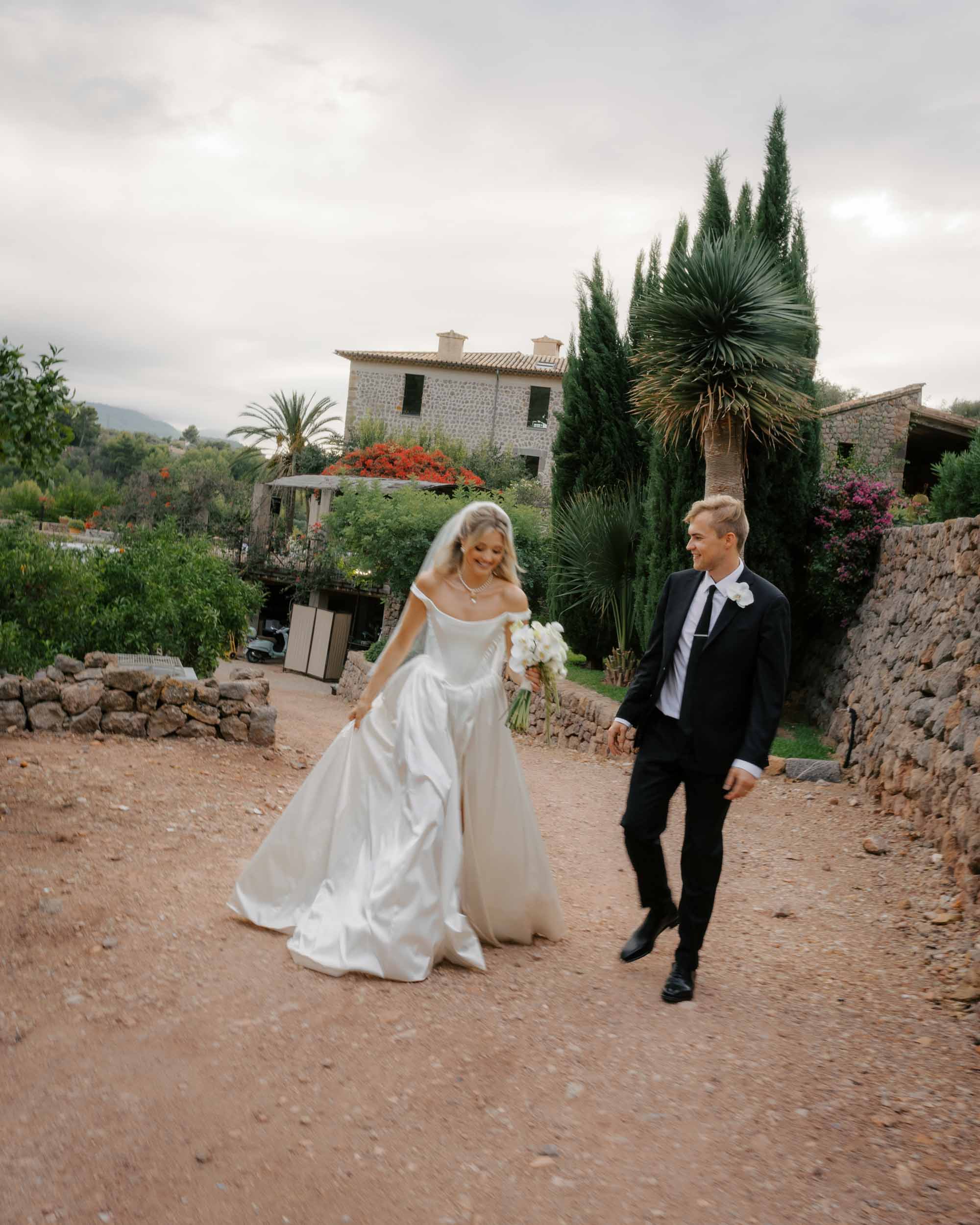 Simple yet stylish Ca S'hereu Wedding in Sóller, Mallorca
