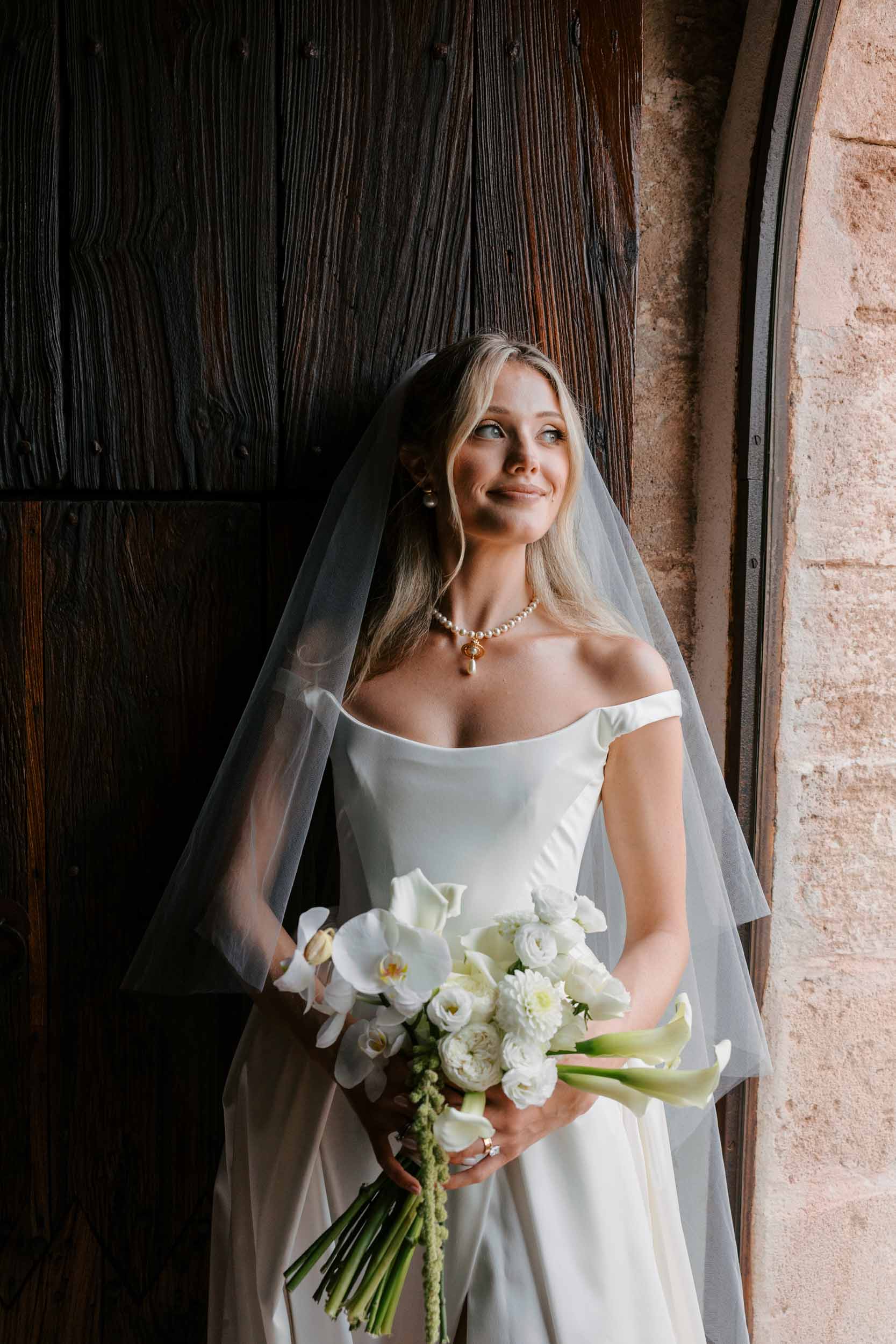 Simple yet stylish Ca S'hereu Wedding in Sóller, Mallorca